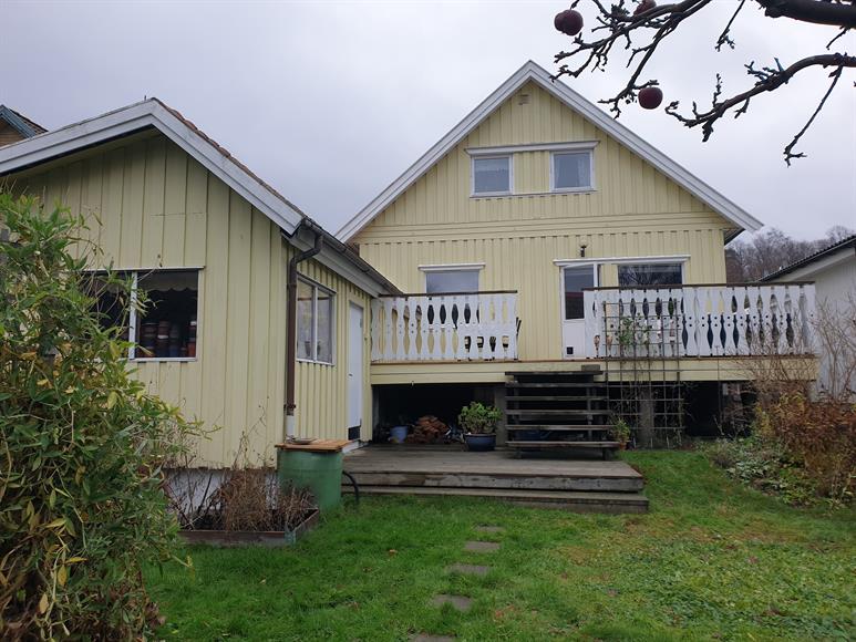 Fasad från trädgården