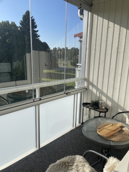 Inglasad balkong, allt glas går att skjuta undan för helt öppen balkong