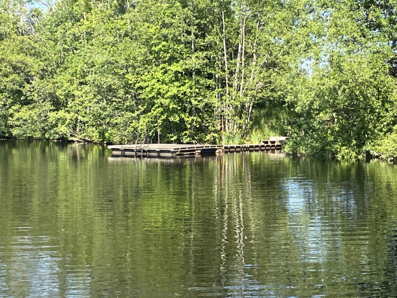 Allmän brygga i ån Hedströmmen