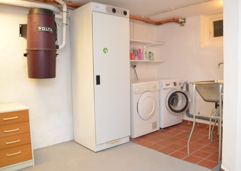 Tvättstuga i källare.