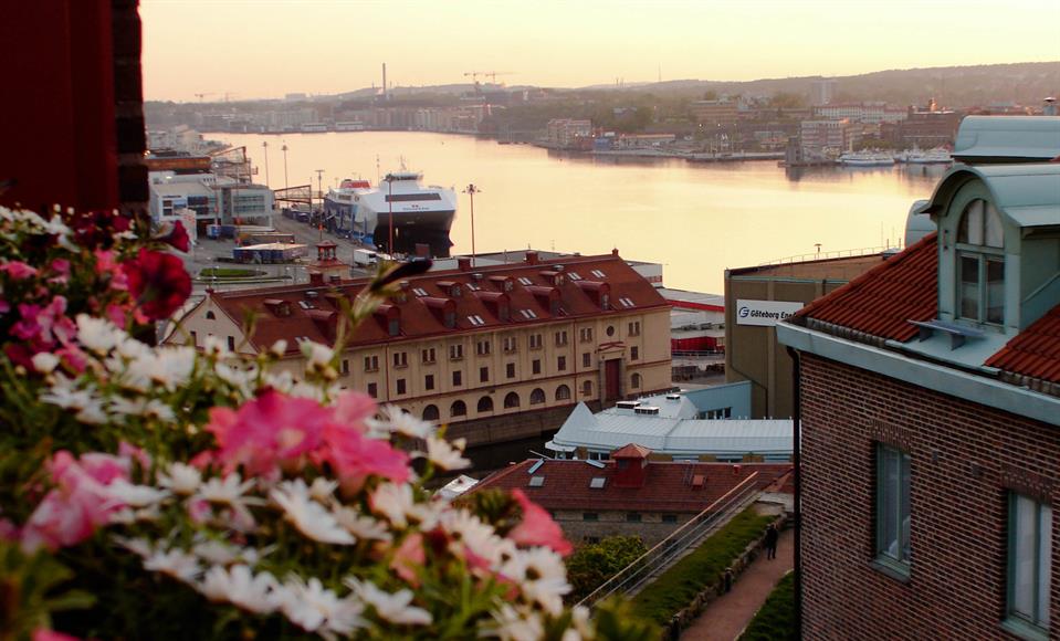 Hamnen mot väster
The port , evening