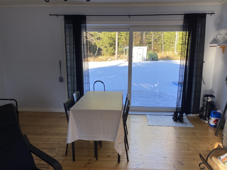 Vardagsrum utsikt mot baksidan