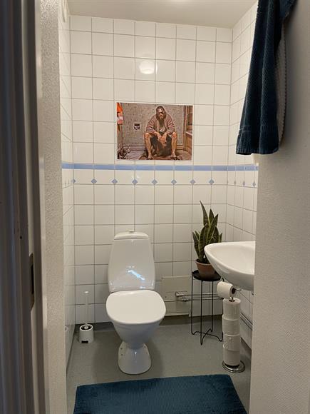 Gästtoalett.