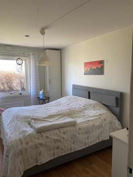 Sovrum 1 på nedervåningen