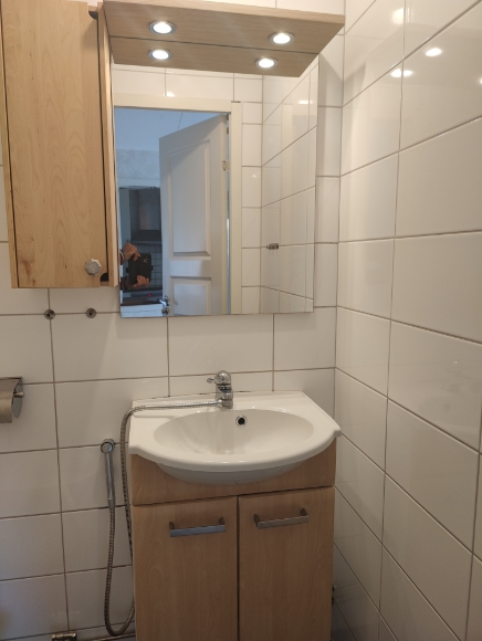 Toalett på nedre plan.