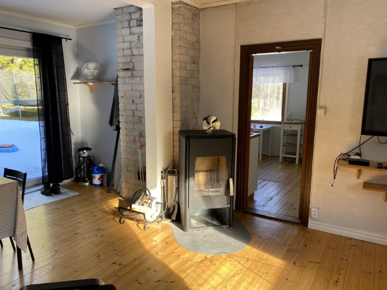 Vardagsrum med kamin