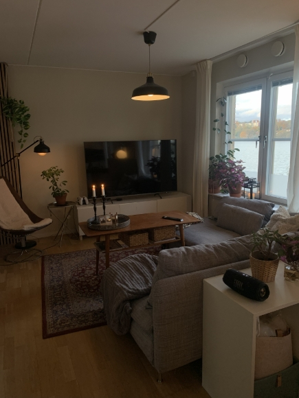 vardagsrummet från köket