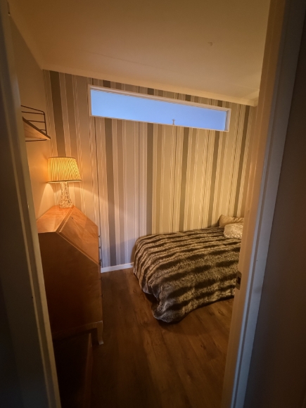 Sovrum 2 från vardagsrum