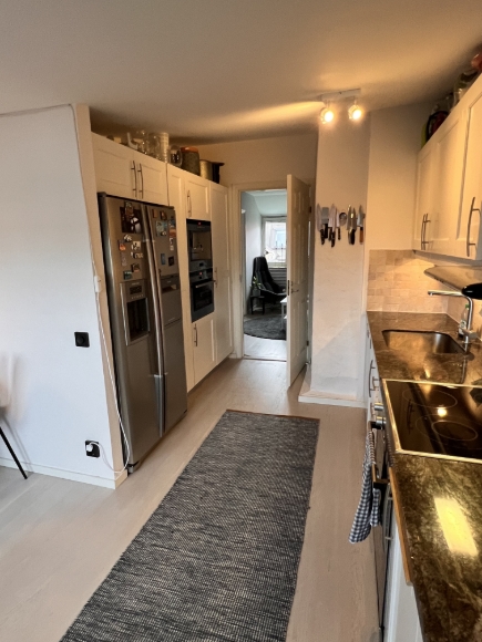 Kök o ingång till sovrum 2