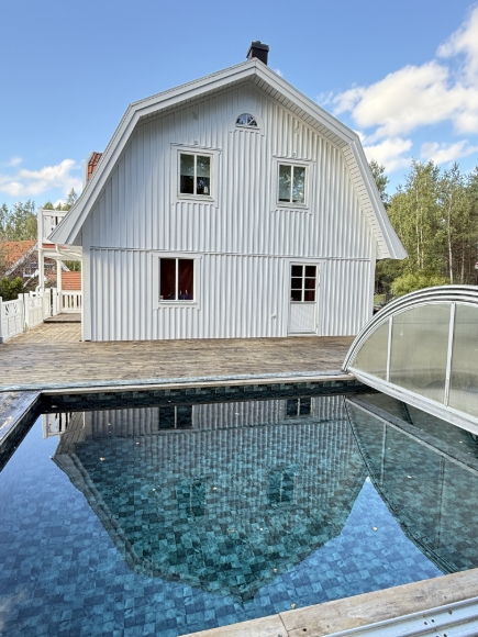 Swimmingpoolen och terassen