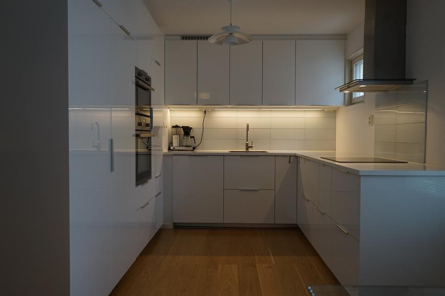 Recently renovated fully fitted kitchen with integrated oven, microwave, dishwasher, fridge, freezer and electric hob.