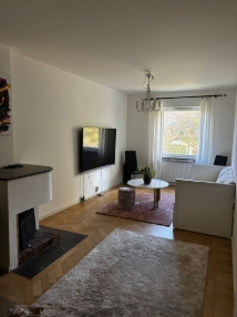 Körsbärsvägen 8