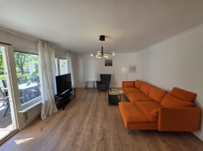Toppklockegränd 36 i Hässelby