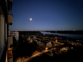 Medsolsbacken 15 i Hässelby