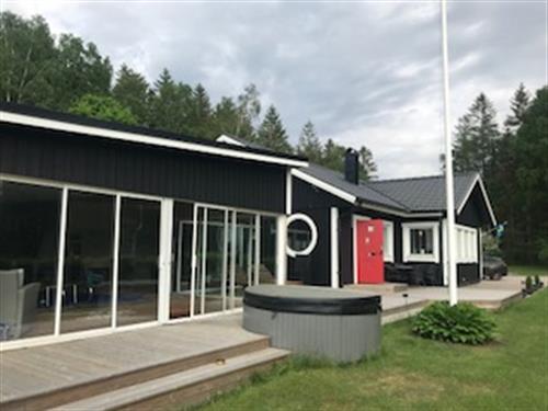 Pr Teo Mattiasson r 23 r och bor i en villa i led. UC - gratis ID-skydd I Enslv kan man ha rtt till pengar som man inte knner till. Gr din anmlan nu! Teo Mattiasson Bankgatan 15, led - unam.net