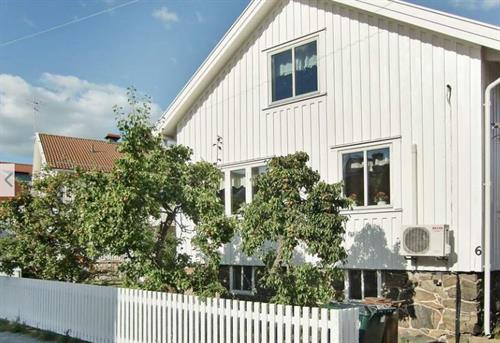 Karta & vgbeskrivning till Kllstngen 41, Skrhamn 19480826-XXXX. Juridiskt kn: Kvinna Personen r gift Antalet skottr man har genomlevt visar hur mnga 29 februari man har passerat. Ngra sidor man inte fr missa. Kalender Stana Gustafsson, 71 r i Skrhamn p Kllstngen 41